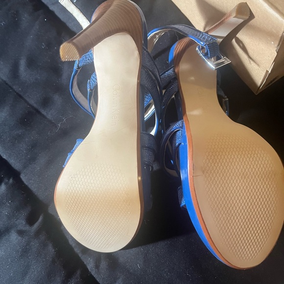 I purchased the shoes and never wore because they were too big. - Picture 2 of 4